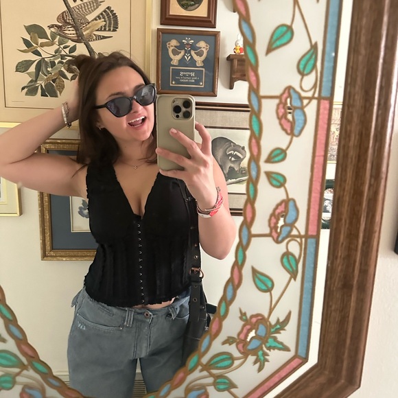 Meet your Posher, Amber - Picture 4 of 5